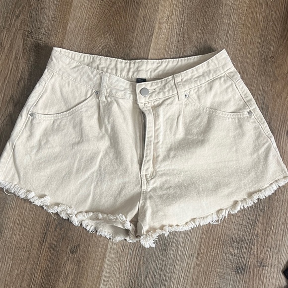 Cider Pants - NWOT Cider Large Women's Cream Frayed Hem Shorts